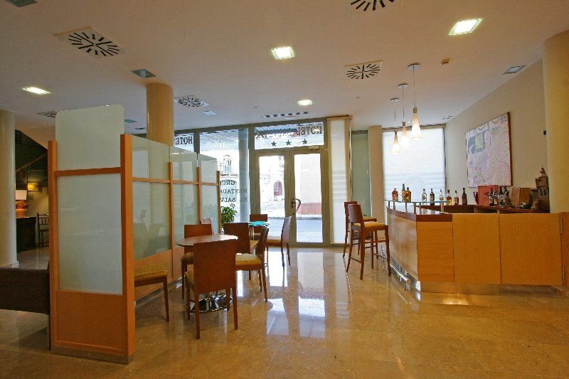Hotel Salvevir Эхеа-де-лос-Кабальерос Ресторан фото
